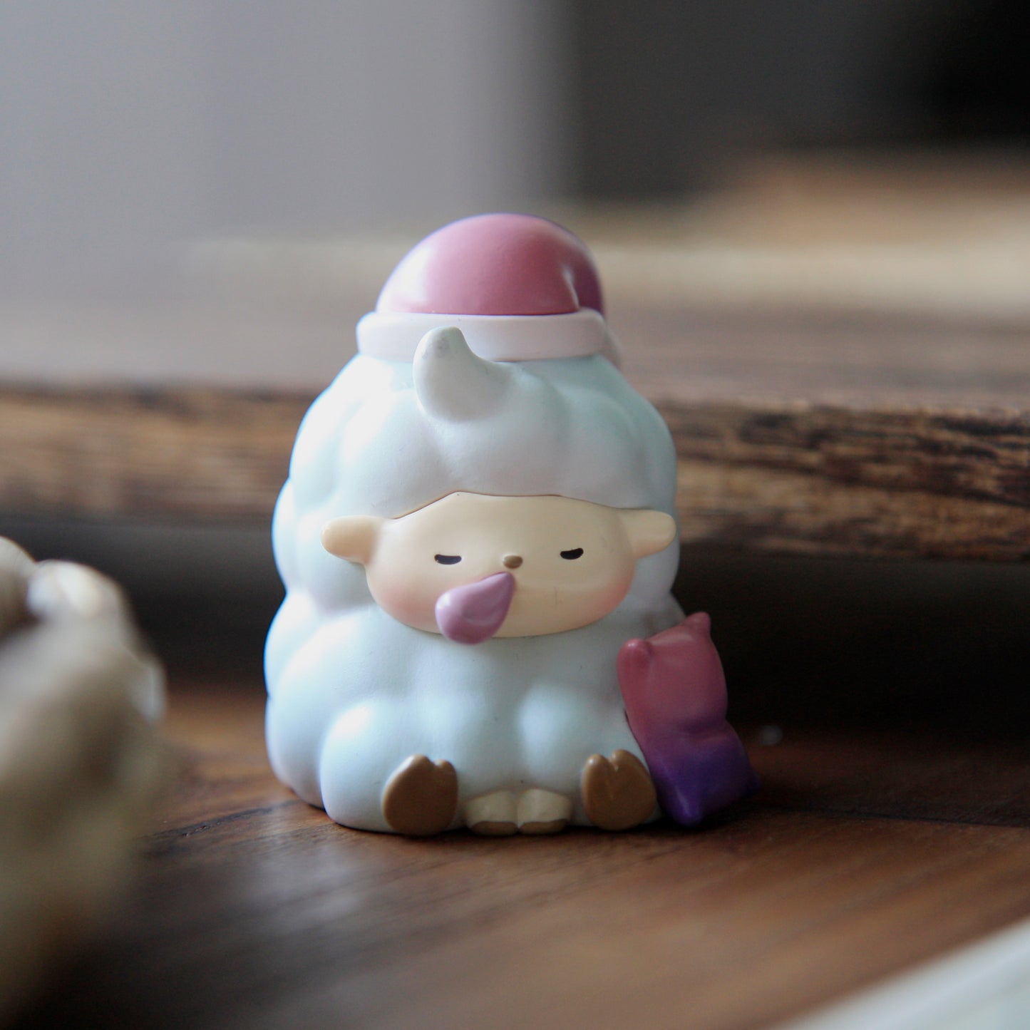 Plastic Cute Animal Puppy Chair,Creative Dog Low Footstool,Cartoon Foot Rest Stool for Bedroom Living Room Entrance Gift (1 Pc)