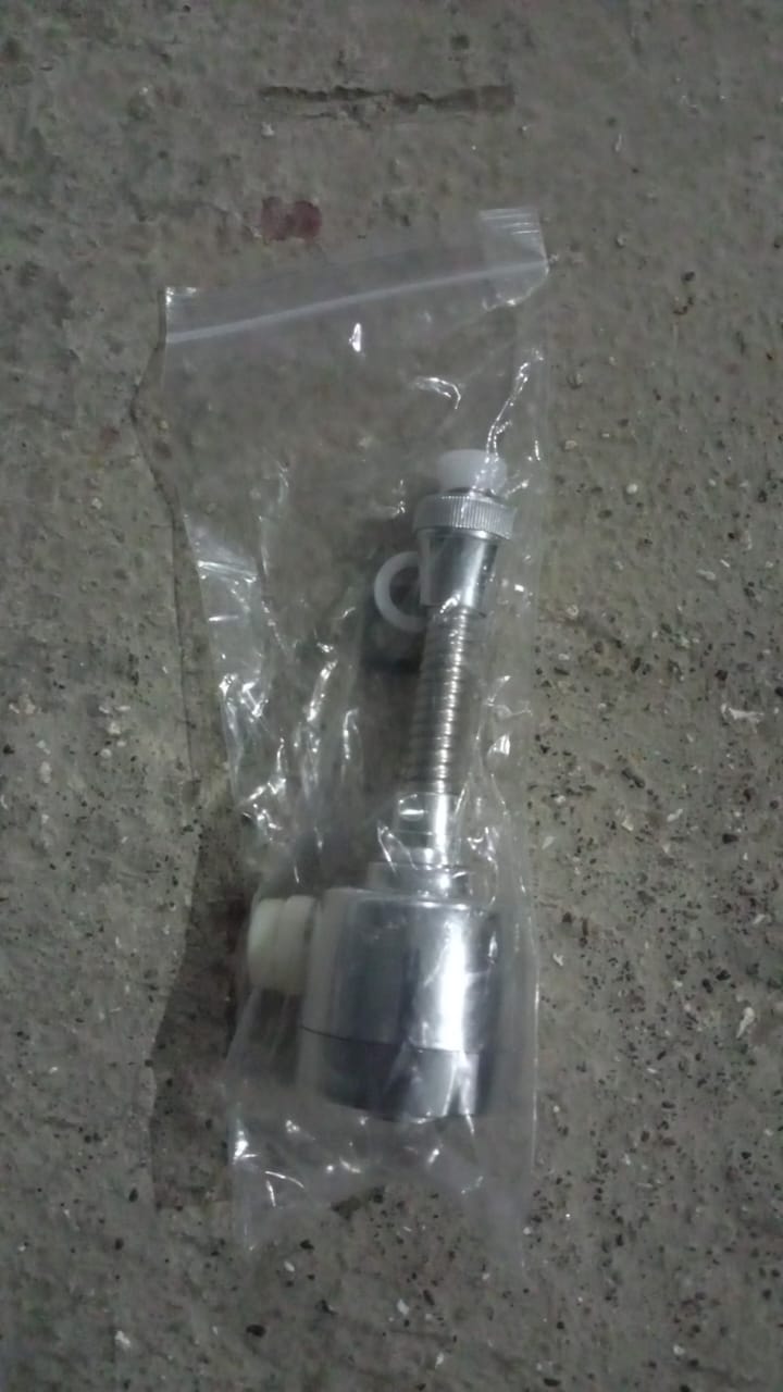 360° Rotating Faucet Sprayer – Water-Saving Splash-Proof Aerator for Kitchen & Bathroom (6 Inch)